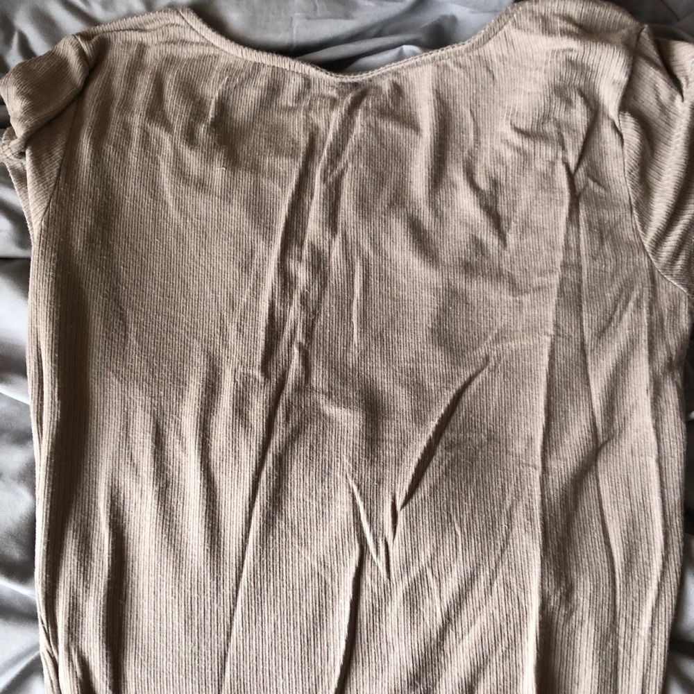 Taupe crop top-pac sun